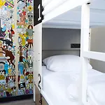 호스텔 제너레이터