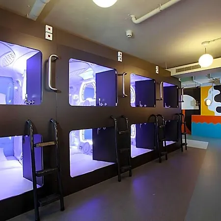호스텔 제너레이터