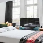 Auberge de jeunesse Generator *