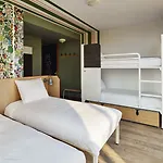 Auberge de jeunesse Generator